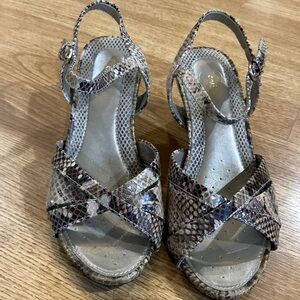 Easy Spirit Antigravitu Esralalee Leather Upper Brown and Cream Snake Print.